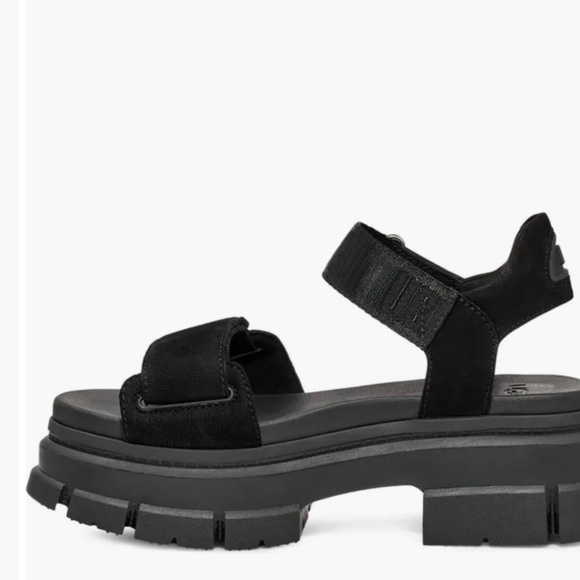 UGG Ashton Lug Sandal in Black (size 8.5) - Picture 4 of 8